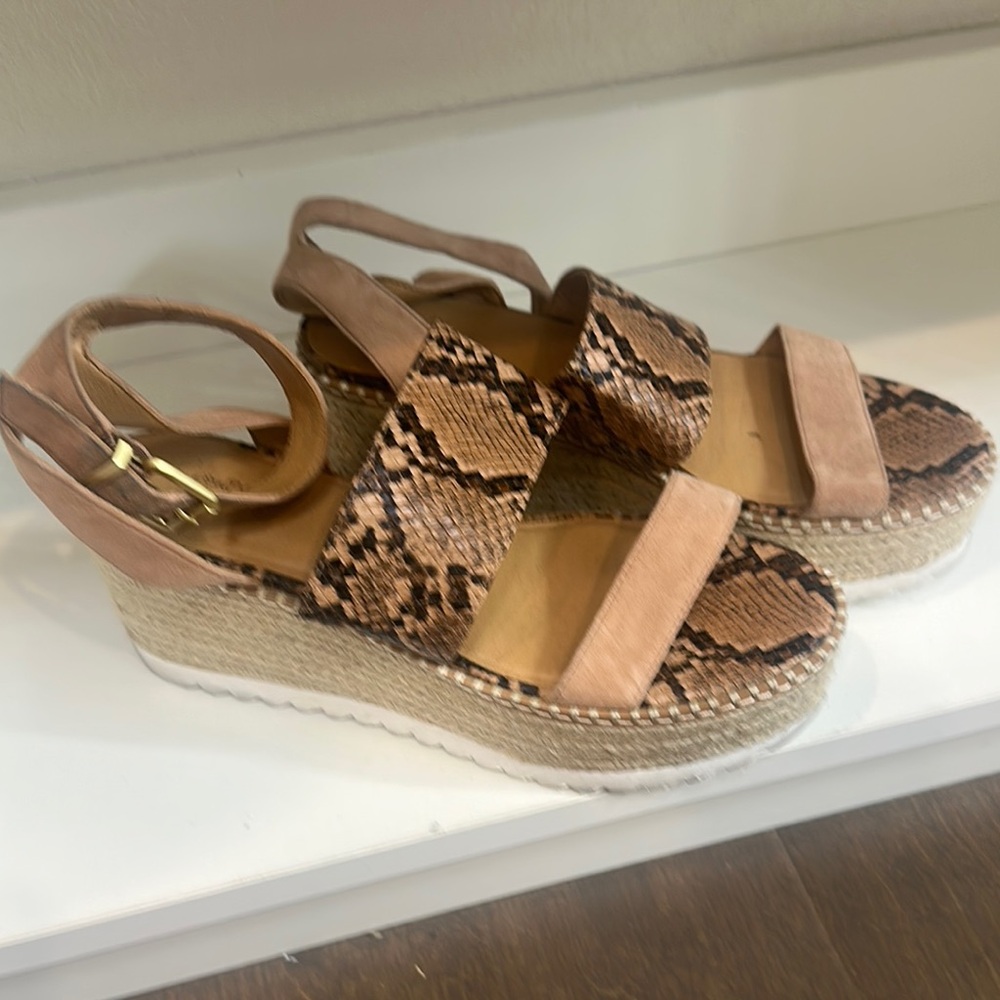 Crown Vintage Tan and Brown Wedge Espadrilles